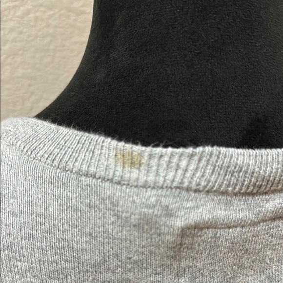 American Eagle Outtfitters Classic Fit Gray V-Neck Sweater Size L - Picture 7 of 9